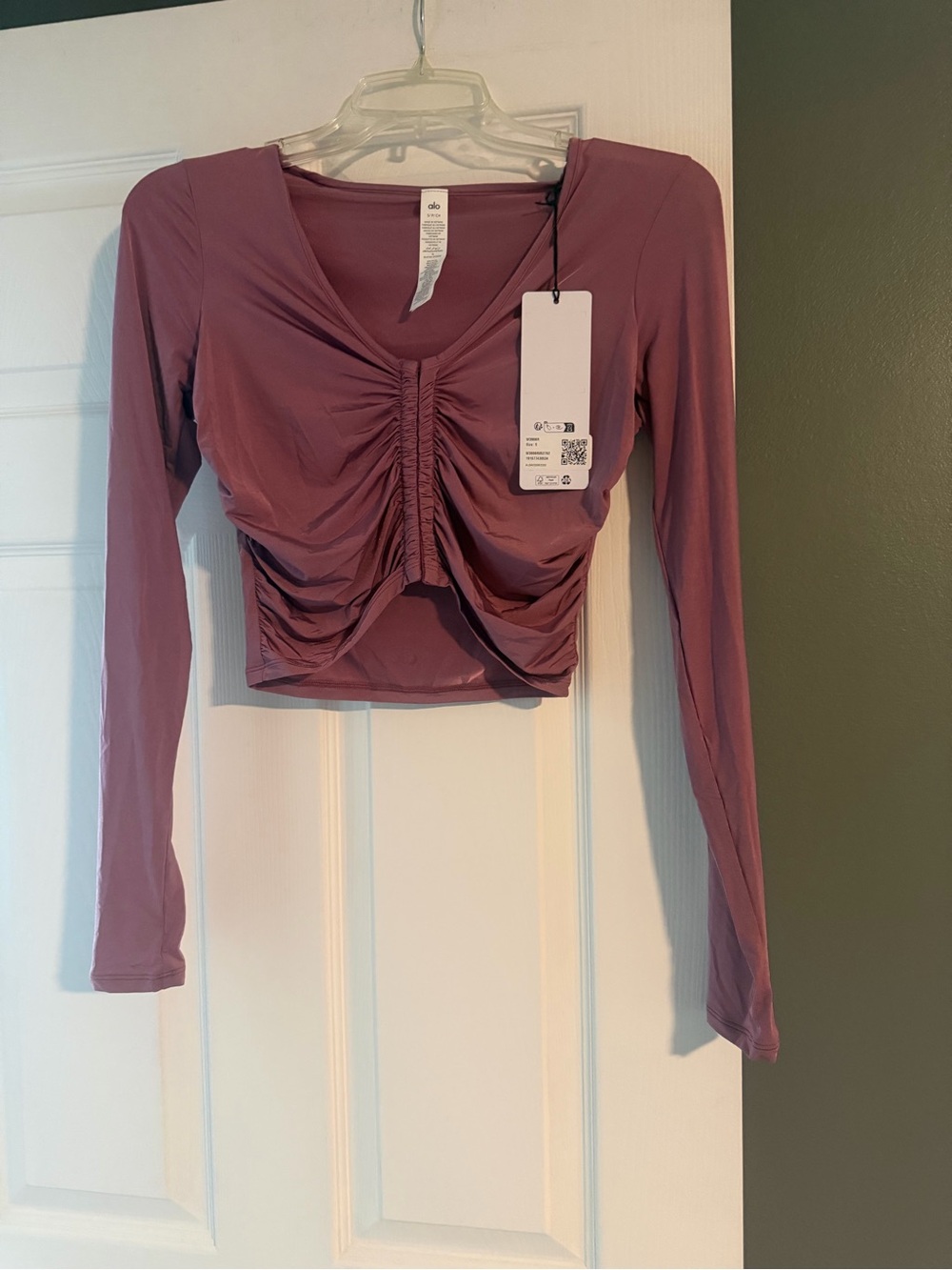 ALO Yoga Mauve Ruched V-Neck Long-Sleeve Crop Top